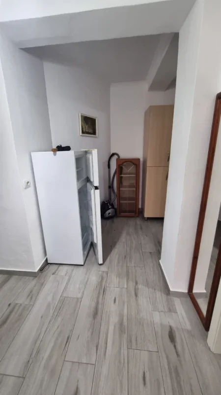 Tirane, jepet me qera apartament 1+1+Ballkon Kati 2, 65 m² 450 € 
