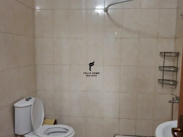 Tirane, jepet me qera apartament 1+1+Ballkon Kati 6, 70 m² 450 € (RRUGA E DIBRES)