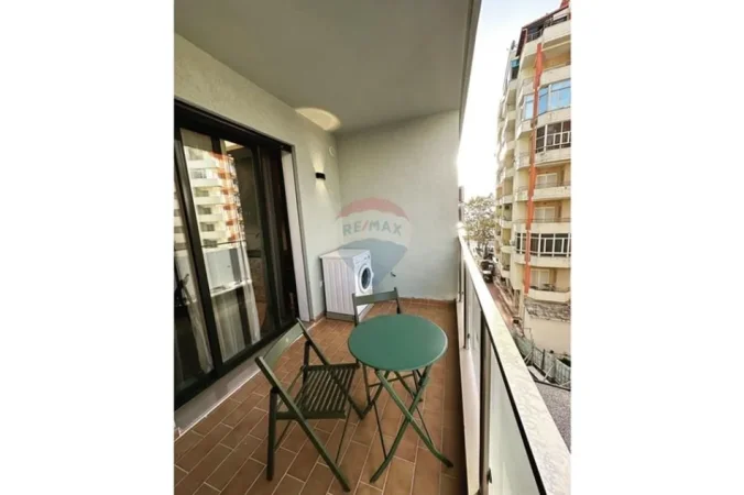 Vlore - Lungomare, jepet me qera apartament 1+1 Kati 2, 65 m² 400 € (Rruga Dhimitër Konomi, Vlore)
