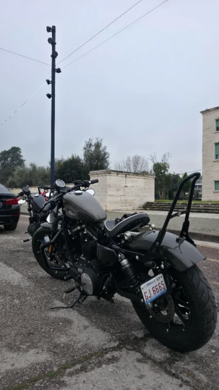 Tirane, shes Harley Davidson Sportster 883 , gri e erret 11.000 km 1 €