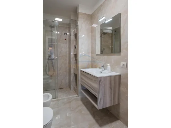 SHITET APARTAMENT 3+1+2 , KOMPLEKSI MAGNET, RRUGA NDRE MJEDA, 21DHJETORI