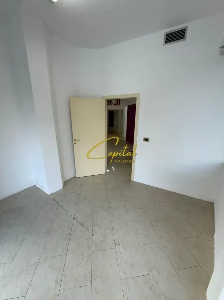 Tirane, shitet ambjent biznesi Kati 1, 147 m² 530.000 € (RRUGA E ELBASANIT)