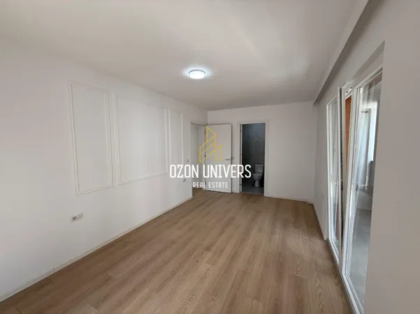 Tirane, jepet me qera apartament 2+1+Ballkon Kati 2, 128 m² 500 € (Rruga e Qelqit, Kombinat)