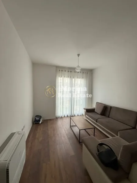 Tirane, jepet me qera apartament 1+1 Kati 2, 65 m² 550 € (Don Bosko)