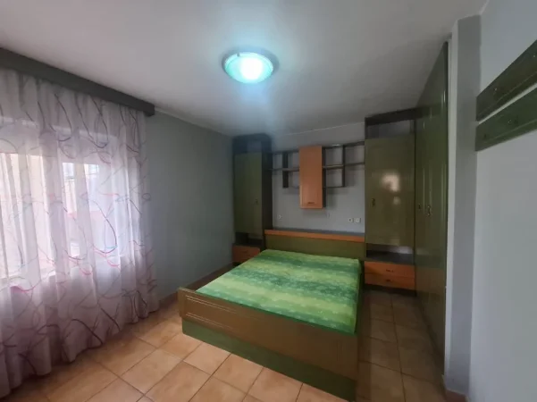 Vlore, jepet me qera apartament 2+1 Kati 4, 115 m² 300 € (RRuga Left Sallata, Vlore)