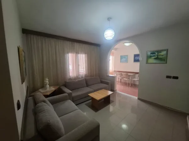 Vlore, jepet me qera apartament 2+1 Kati 4, 115 m² 300 € (RRuga Left Sallata, Vlore)