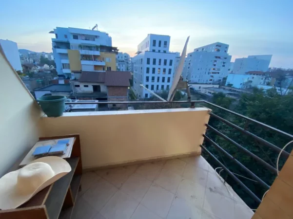 Tirane, jepet me qera apartament 1+1 Kati 4, 52 m² 400 € (Rruga Frosina Plaku)