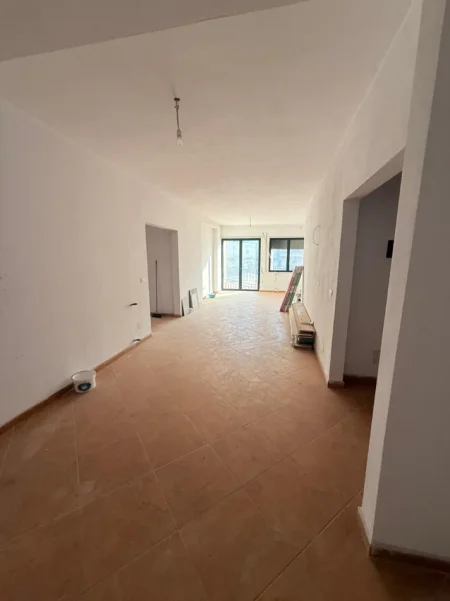 Tirane, shitet apartament 2+1 Kati 5, 127 m² 250.000 € (MBIKALIMI KRISTALIT)