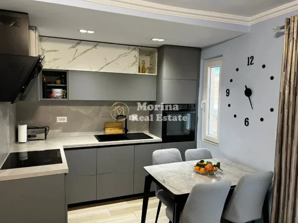 Tirane, jepet me qera apartament 1+1 Kati 5, 56 m² 550 € (Qender)