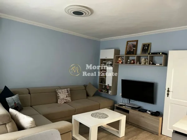 Tirane, jepet me qera apartament 1+1 Kati 5, 56 m² 550 € (Qender)