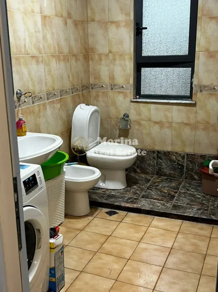 Tirane, jepet me qera apartament 1+1 Kati 5, 56 m² 550 € (Qender)