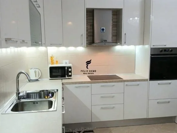 Tirane, jepet me qera apartament 2+1 Kati 2, 90 m² 520 € (FRESKU)