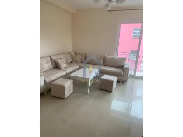 Tirane, jap me qera apartament 2+1 Kati 2, 80 m² 450 € (Rruga Andrea Mano)