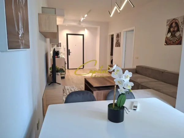 Tirane, jepet me qera apartament 1+1 Kati 3, 60 m² 900 € (MINE PEZA)