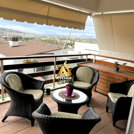 Tirane, jepet me qera apartament 2+1 Kati 2, 135 m² 1.500 € (Rezidenca Long Hill)