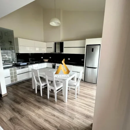 Tirane, jepet me qera apartament 2+1 Kati 2, 135 m² 1.500 € (Rezidenca Long Hill)