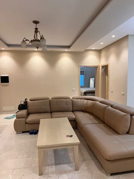 🏠 Jepet me Qera Apt. 1+1 (📍Bllok Kinema Agimi )🔥 Super vendndodhje Hera e parë me qera ✨️ 750€ Muaji 💶