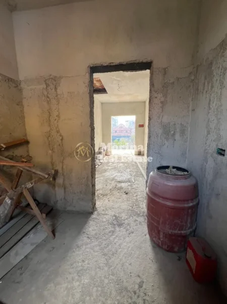 Tirane, shitet Vile 2 Katshe Kati 2, 203 m² 350.000 € (5 Maji)