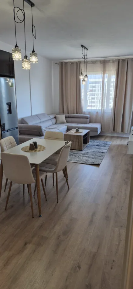 Tirane, jepet me qera apartament 2+1 Kati 6, 75 m² 600 € (UNIVERS CITY)