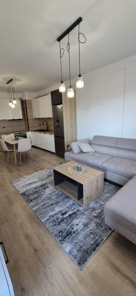 Tirane, jepet me qera apartament 2+1 Kati 6, 75 m² 600 € (UNIVERS CITY)