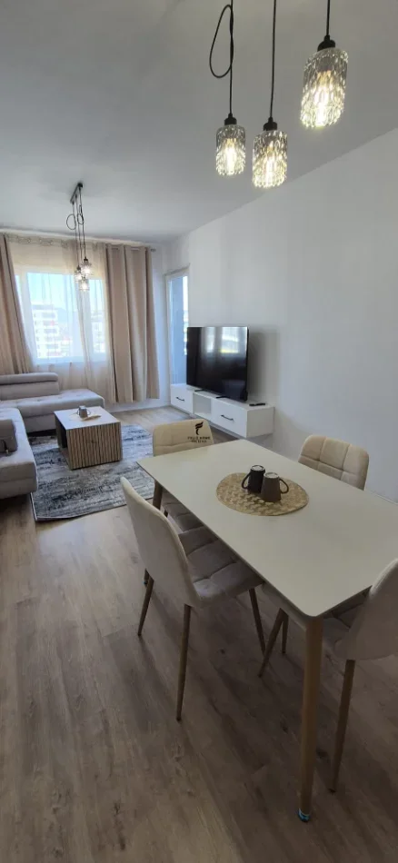 Tirane, jepet me qera apartament 2+1 Kati 6, 75 m² 600 € (UNIVERS CITY)