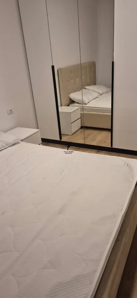 Tirane, jepet me qera apartament 2+1 Kati 6, 75 m² 600 € (UNIVERS CITY)