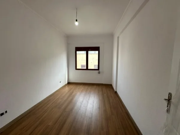 shitet apartament 1+1 Kati 5, 75 m² 85.000 € (Pranë Pelikanit, Plazh)