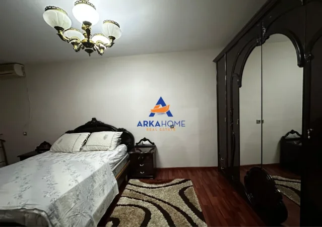 Tirane, jepet me qera apartament 2+1+Ballkon Kati 5, 100 m² 700 € 