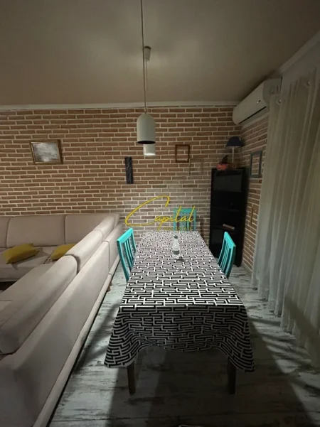 Tirane, jepet me qera apartament 2+1 Kati 8, 100 m² 650 € (KOMUNA E PARISIT)