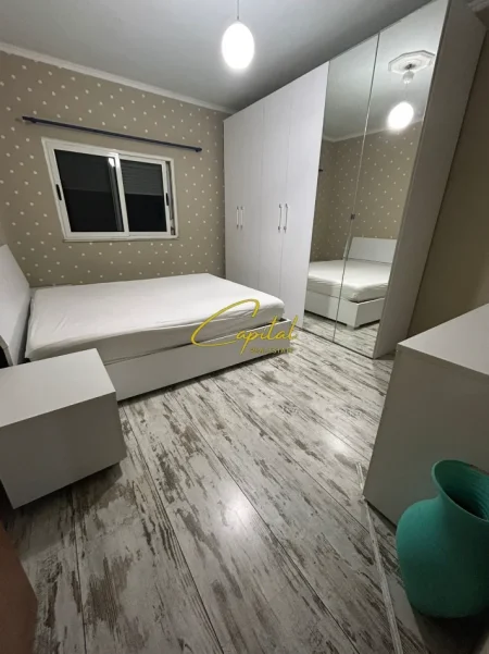 Tirane, jepet me qera apartament 2+1 Kati 8, 100 m² 650 € (KOMUNA E PARISIT)