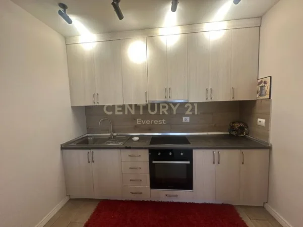 Tirane, jepet me qera apartament 2+1 Kati 4, 79 m² 500 € (Don Bosko)