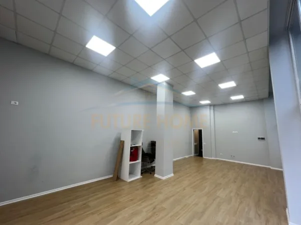 Tirane, shitet ambjent biznesi Kati 0, 59 m² 125.000 € (Fresk)