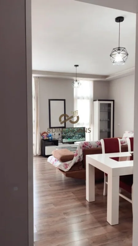 Tirane, jepet me qera apartament 2+1+Ballkon Kati 6, 100 m² 500 € (astir)