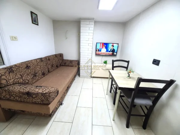 Tirane, jepet me qera 1+1 , 47 m² 370 € 