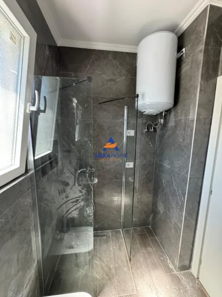 Tirane, shitet apartament 2+1+Ballkon Kati 3, 106 m² 270.000 € 