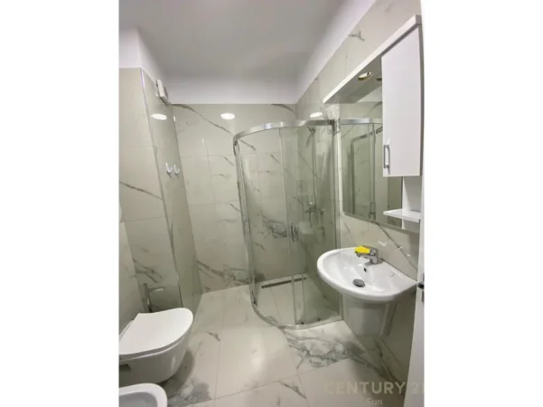 Tirane, jepet me qera apartament 1+1 Kati 5, 57 m² 500 € (Don Bosko)