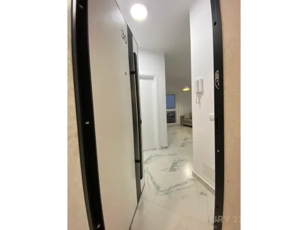 Tirane, jepet me qera apartament 1+1 Kati 5, 57 m² 500 € (Don Bosko)