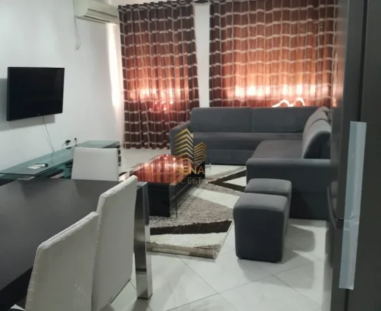 Tirane, jepet me qera apartament 2+1+Ballkon Kati 8, 112 m² 500 € (Yzberisht)