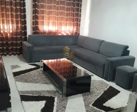 Tirane, jepet me qera apartament 2+1+Ballkon Kati 8, 112 m² 500 € (Yzberisht)
