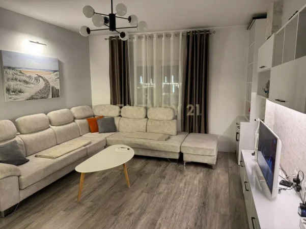 Tirane, jap me qera apartament 2+1 Kati 1, 80 m² 785 € (Stacioni i trenit)