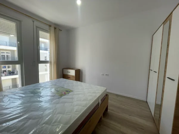 Tirane, jepet me qera apartament 2+1 Kati 7, 94 m² 500 € (Univers City)