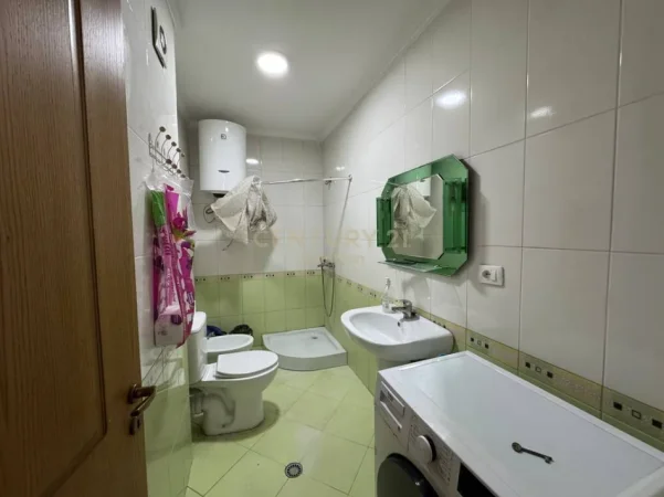 Tirane, jap me qera apartament 2+1 Kati 5, 100 m² 500 € (Astir)