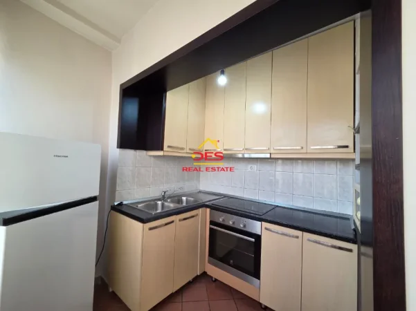 Vlore, jepet me qera apartament 3+1+Ballkon Kati 4, 120 m² 300 € (Rruga Fiqirete Musta)