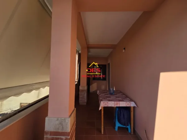 Vlore, jepet me qera apartament 3+1+Ballkon Kati 4, 120 m² 300 € (Rruga Fiqirete Musta)