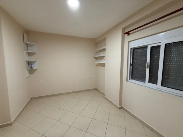 Tirane, jepet me qera apartament 2+1 , 80 m² 500 € (Rruga Bardhyl)