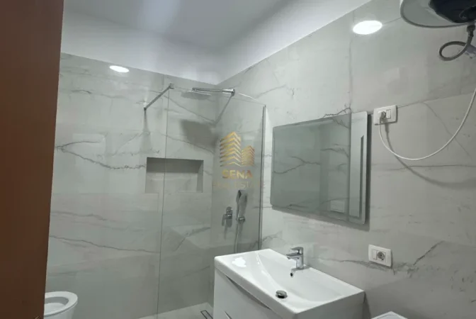 Tirane, jepet me qera apartament 1+1+Ballkon Kati 3, 70 m² 500 € (Kodra e Diellit)