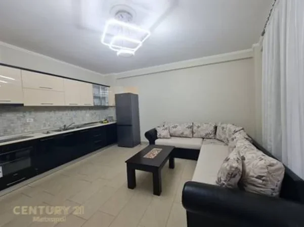 Tirane, jap me qera apartament 2+1 Kati 4, 85 m² 450 € (Pallatet Cabej)