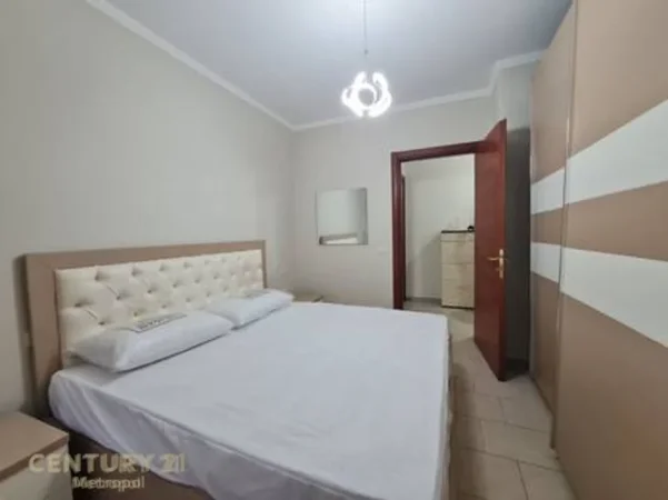 Tirane, jap me qera apartament 2+1 Kati 4, 85 m² 450 € (Pallatet Cabej)