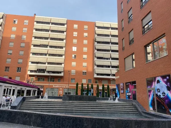 Tirane, jepet me qera apartament 2+1+Ballkon Kati 5, 115 m² 1.050 € (Kompleksi Delijorgji)