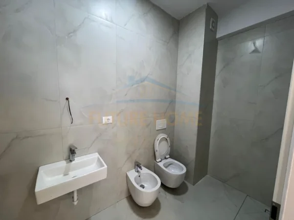 Tirane, shitet apartament 1+1 Kati 2, 53 m² 88.000 € (Fresk)